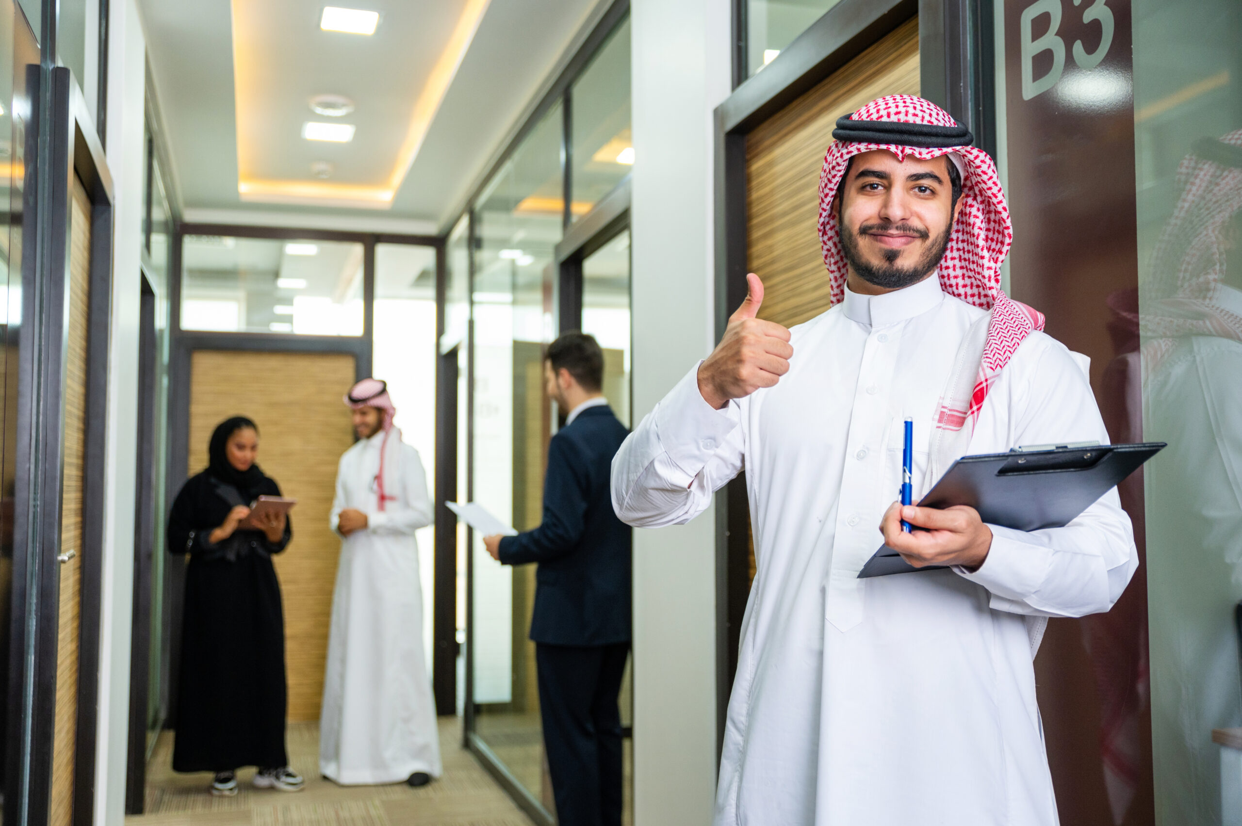 2اقسام تطوير وتدريب ومركز الاتصال scaled 1